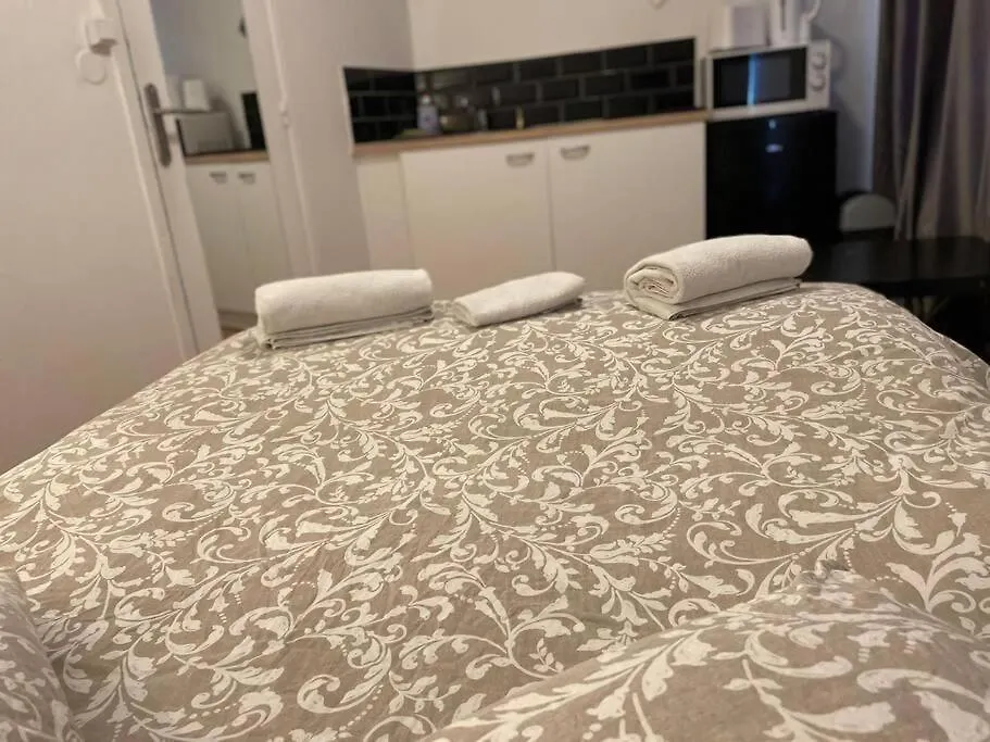 Appartement 14 *